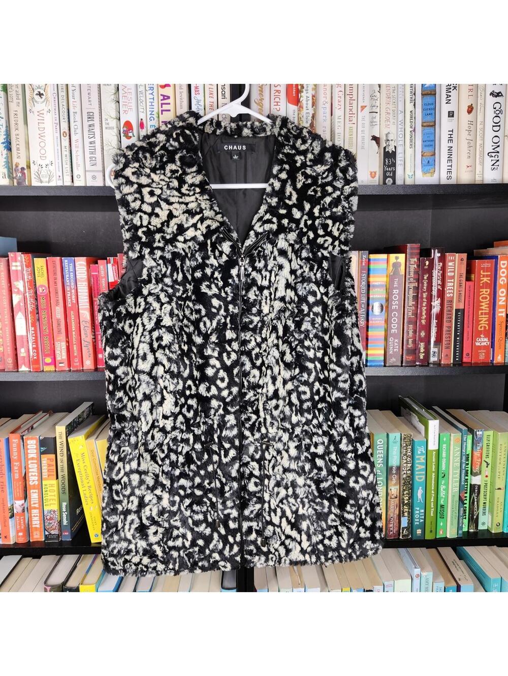 Chaus Black and White Faux Fur Vest Large